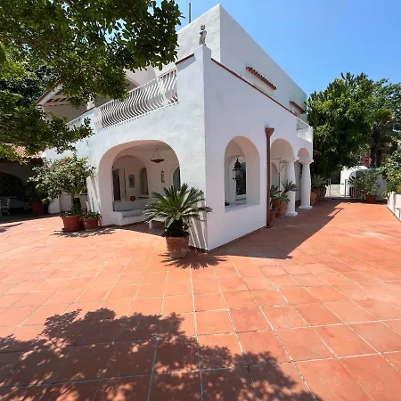 ベッド・アンド・ブレックファスト Villa Abelarda *