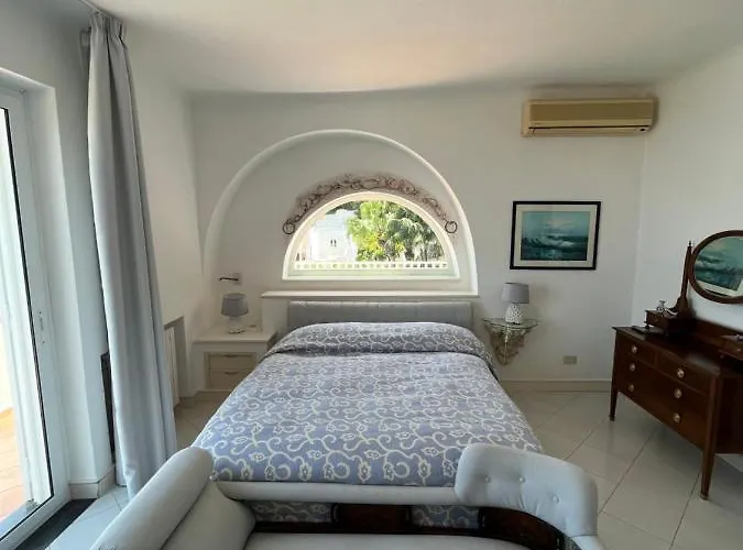 Abelarda Bed & Breakfast 4*